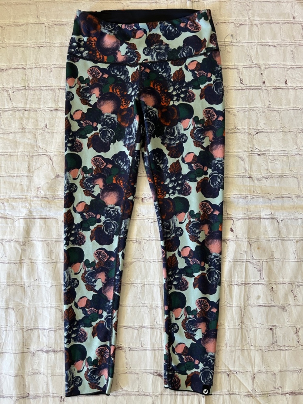 Oiselle Bird Hug Reversible Tights Moody Floral Navy Size 6 Small Soft Pocket - Picture 2 of 8